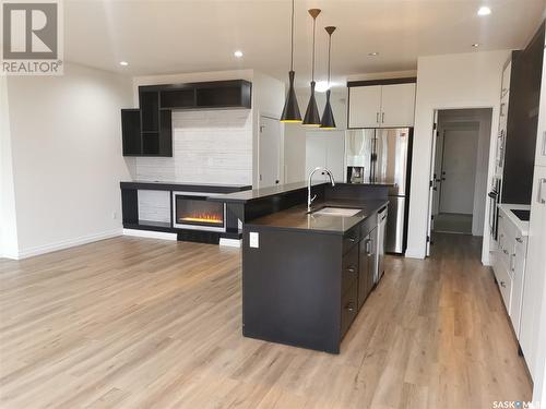 686 Fast Crescent, Saskatoon, SK - Indoor Photo Showing Kitchen With Upgraded Kitchen