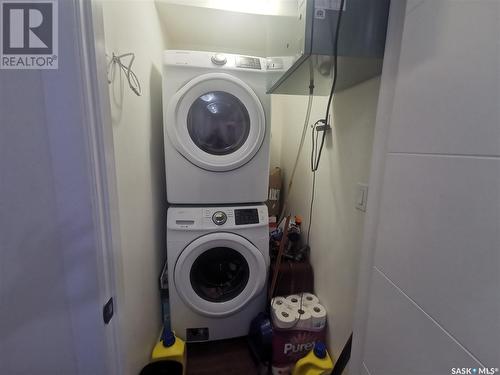 686 Fast Crescent, Saskatoon, SK - Indoor Photo Showing Laundry Room