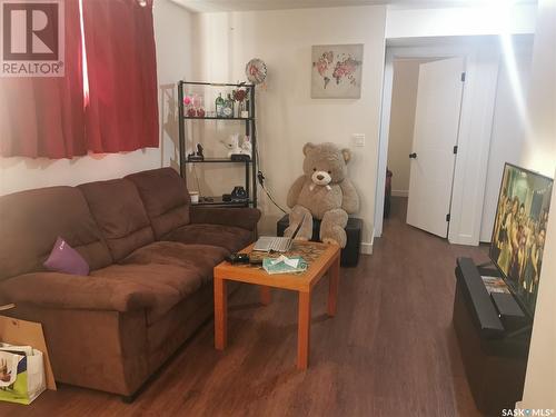 686 Fast Crescent, Saskatoon, SK - Indoor Photo Showing Living Room