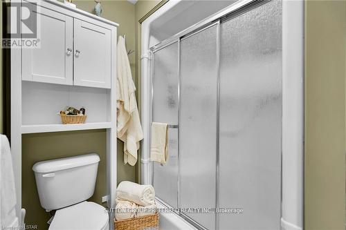 6517 Beattie Street, London, ON - Indoor Photo Showing Bathroom