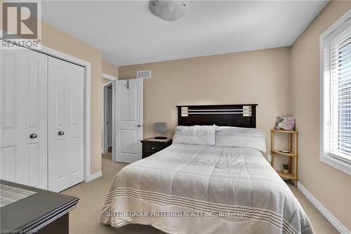 6517 Beattie Street, London, ON - Indoor Photo Showing Bedroom