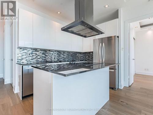 3027 - 165 Legion Road N, Toronto (Mimico), ON - Indoor Photo Showing Kitchen With Upgraded Kitchen