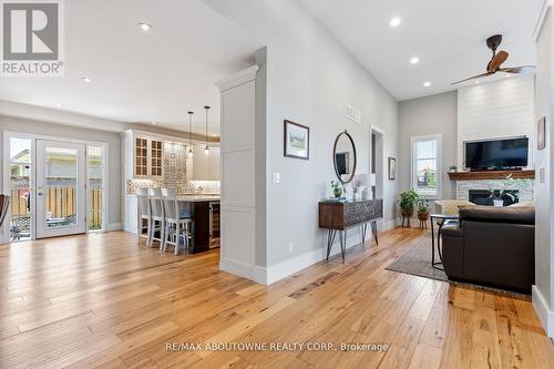 363 Walton Street, Oakville (Bronte East), ON - Indoor Photo Showing Living Room