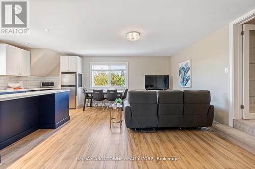 363 Walton Street, Oakville (Bronte East), ON - Indoor