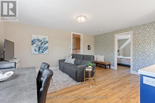 363 Walton Street, Oakville (Bronte East), ON - Indoor Photo Showing Living Room