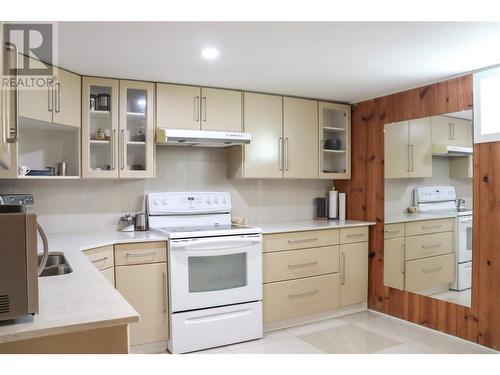 7212 Heron Lane, Osoyoos, BC - Indoor Photo Showing Kitchen