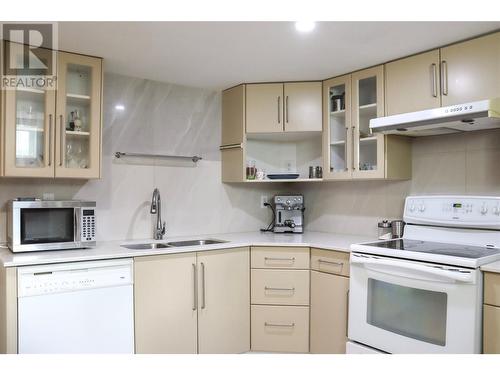 7212 Heron Lane, Osoyoos, BC - Indoor Photo Showing Kitchen With Double Sink