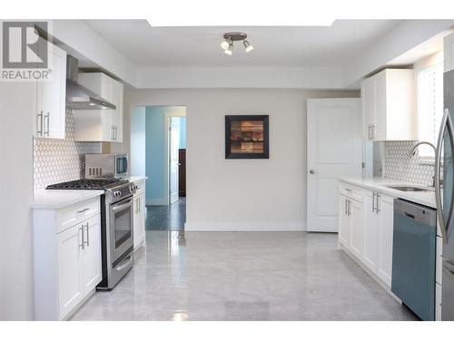 7212 Heron Lane, Osoyoos, BC - Indoor Photo Showing Kitchen