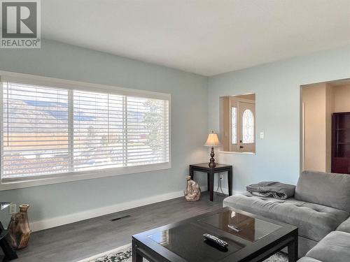 7212 Heron Lane, Osoyoos, BC - Indoor Photo Showing Living Room