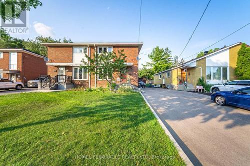 3633 Anniversary Road, Mississauga (Erindale), ON - Outdoor