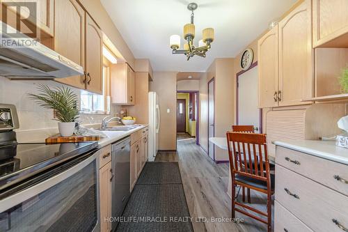 3633 Anniversary Road, Mississauga (Erindale), ON - Indoor Photo Showing Kitchen