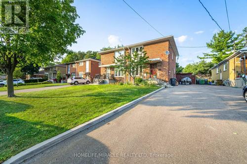 3633 Anniversary Road, Mississauga (Erindale), ON - Outdoor