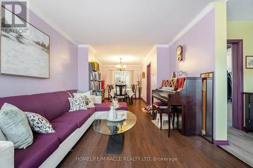 3633 Anniversary Road, Mississauga (Erindale), ON - Indoor Photo Showing Living Room