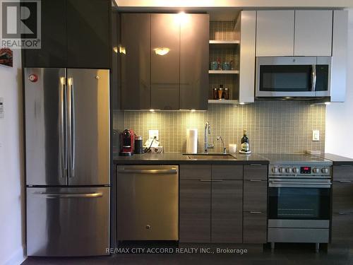 3306 - 33 Shore Breeze Drive, Toronto (Mimico), ON - Indoor Photo Showing Kitchen With Upgraded Kitchen