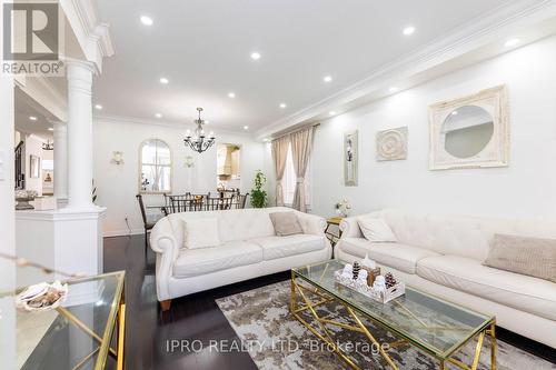 56 Gentle Fox Drive, Caledon, ON - Indoor Photo Showing Living Room