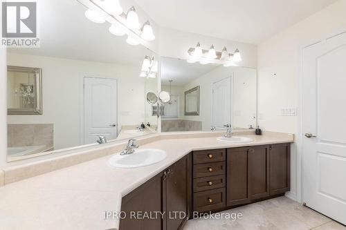 56 Gentle Fox Drive, Caledon, ON - Indoor Photo Showing Bathroom