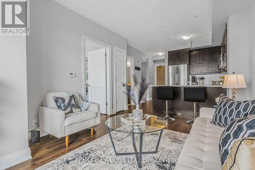 525 - 1105 Leger Way, Milton (Ford), ON - Indoor Photo Showing Living Room