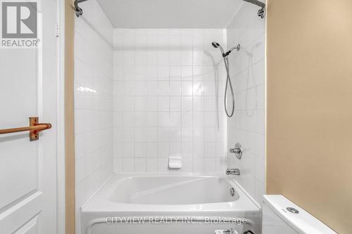 109 - 320 City Centre Drive, Mississauga (City Centre), ON - Indoor Photo Showing Bathroom