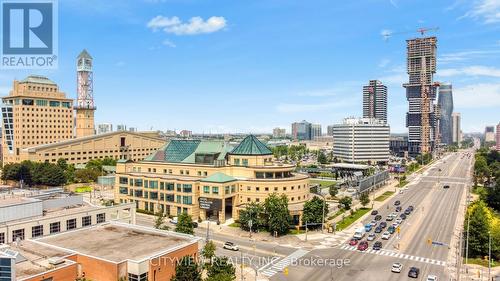 109 - 320 City Centre Drive, Mississauga (City Centre), ON - Outdoor