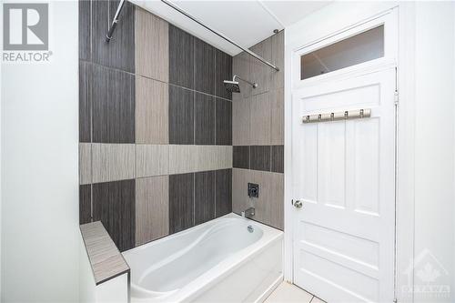 458 Mcleod Street, Ottawa, ON - Indoor Photo Showing Bathroom