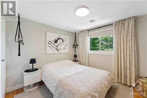 29 Roberta Crescent, Ottawa, ON - Indoor Photo Showing Bedroom