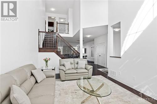 408 Golden Springs Drive, Ottawa, ON - Indoor Photo Showing Living Room