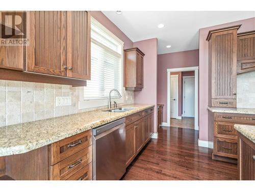 2726 Cliffshore Drive, Lake Country, BC - Indoor Photo Showing Kitchen With Double Sink