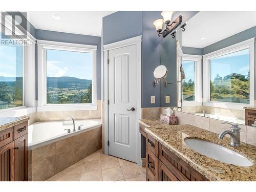 2726 Cliffshore Drive, Lake Country, BC - Indoor Photo Showing Bathroom