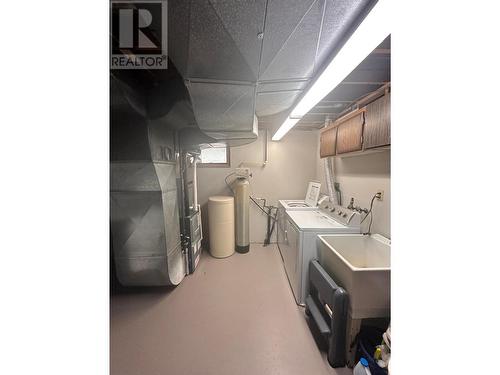 4836 Kennedy  Road, Cranbrook, BC - Indoor Photo Showing Laundry Room