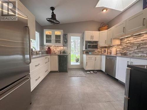 4836 Kennedy  Road, Cranbrook, BC - Indoor Photo Showing Kitchen