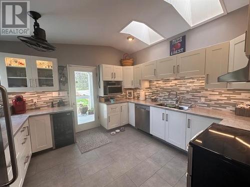 4836 Kennedy  Road, Cranbrook, BC - Indoor Photo Showing Kitchen