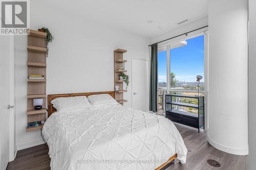 804 - 10 Deerlick Court, Toronto (Parkwoods-Donalda), ON - Indoor Photo Showing Bedroom