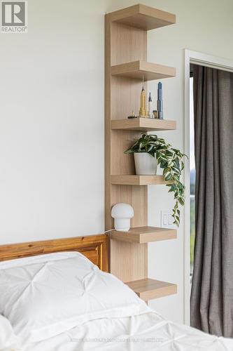 804 - 10 Deerlick Court, Toronto (Parkwoods-Donalda), ON - Indoor Photo Showing Bedroom