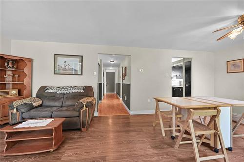 25 Britten Close|Unit #A11, Hamilton, ON - Indoor Photo Showing Living Room