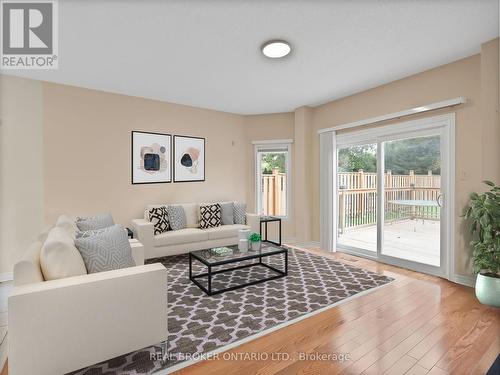 42 Cedarhurst Drive, Richmond Hill (Devonsleigh), ON - Indoor Photo Showing Living Room