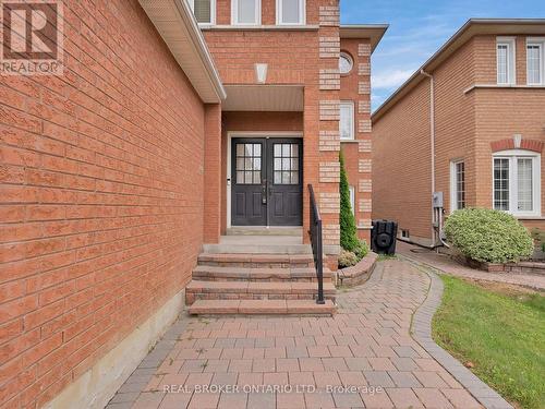 42 Cedarhurst Drive, Richmond Hill (Devonsleigh), ON - Outdoor