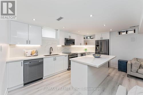 79 Deepsprings Crescent, Vaughan (Vellore Village), ON - Indoor Photo Showing Kitchen With Upgraded Kitchen