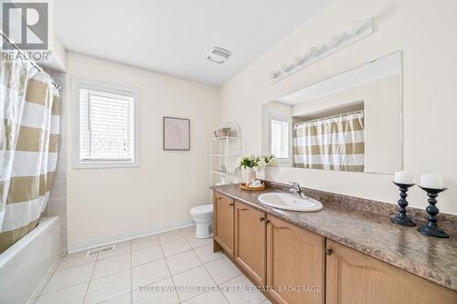 876 Black Cherry Drive, Oshawa (Taunton), ON - Indoor Photo Showing Bathroom