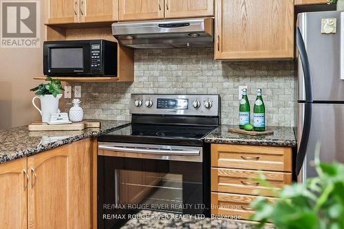 25 Burwell Street, Whitby (Taunton North), ON - Indoor Photo Showing Kitchen