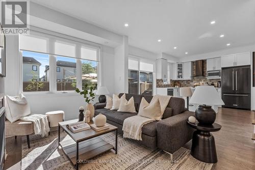 125 East Shore Drive, Clarington (Bowmanville), ON - Indoor Photo Showing Living Room