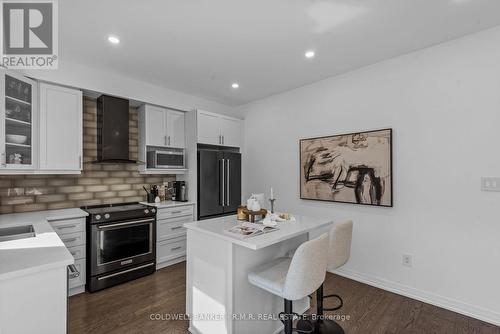 125 East Shore Drive, Clarington (Bowmanville), ON - Indoor Photo Showing Kitchen With Upgraded Kitchen