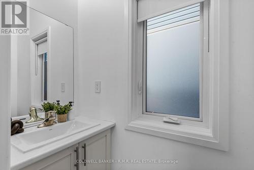 125 East Shore Drive, Clarington (Bowmanville), ON - Indoor Photo Showing Bathroom