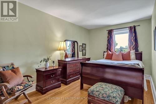 494 Charlotte Street, Peterborough (Downtown), ON - Indoor Photo Showing Bedroom