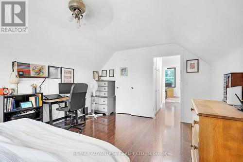 32 David Street, London, ON - Indoor Photo Showing Bedroom