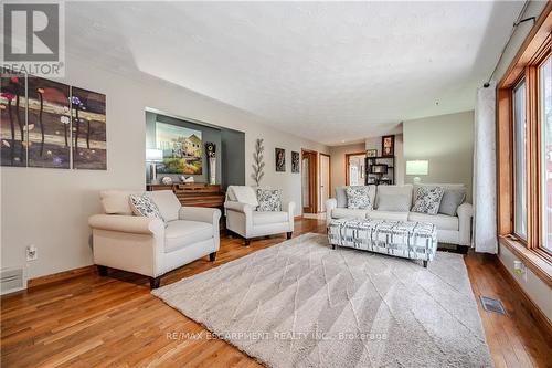 1930 West River Road, North Dumfries, ON - Indoor Photo Showing Living Room