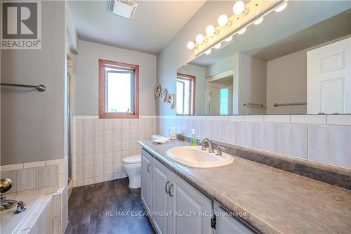 1930 West River Road, North Dumfries, ON - Indoor Photo Showing Bathroom