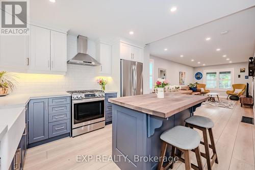 41 East 32Nd Street, Hamilton (Raleigh), ON - Indoor Photo Showing Kitchen With Upgraded Kitchen