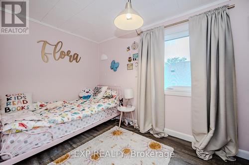 41 East 32Nd Street, Hamilton (Raleigh), ON - Indoor Photo Showing Bedroom