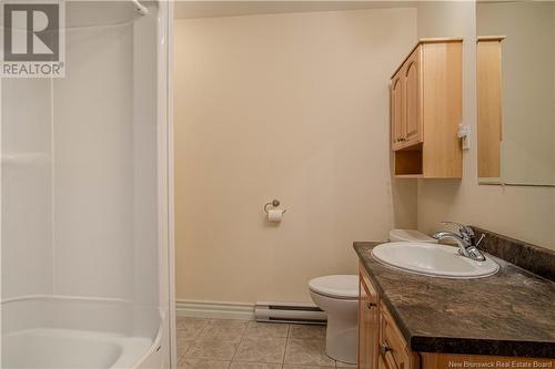 21 Alexander Court, Hampton, NB - Indoor Photo Showing Bathroom