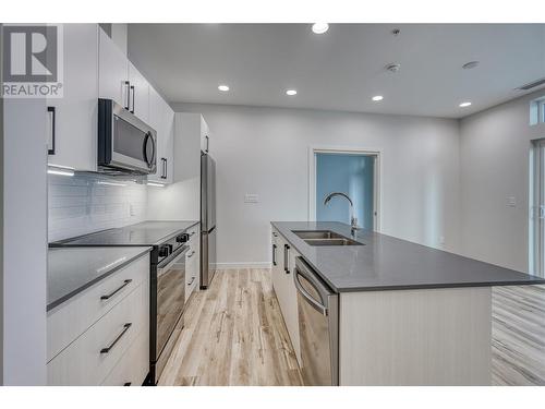 13415 Lakeshore Drive Unit# 110, Summerland, BC - Indoor Photo Showing Kitchen With Double Sink With Upgraded Kitchen